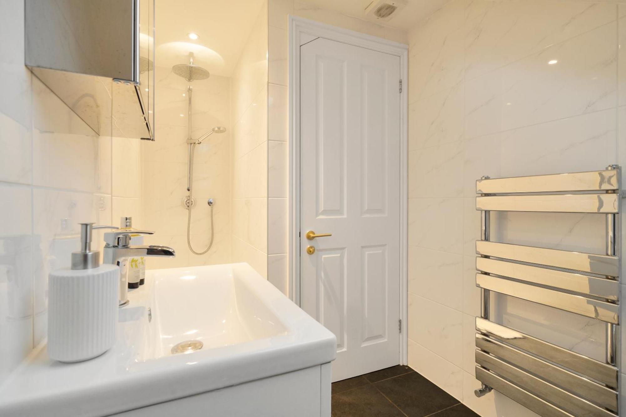 Luxury - Apartment In Battersea Park & Power Station ลอนดอน ภายนอก รูปภาพ